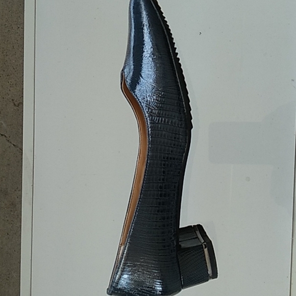 Beautiful Blue Snakeskin J.Renee Bambalina 8.5 M Flats - Picture 7 of 9